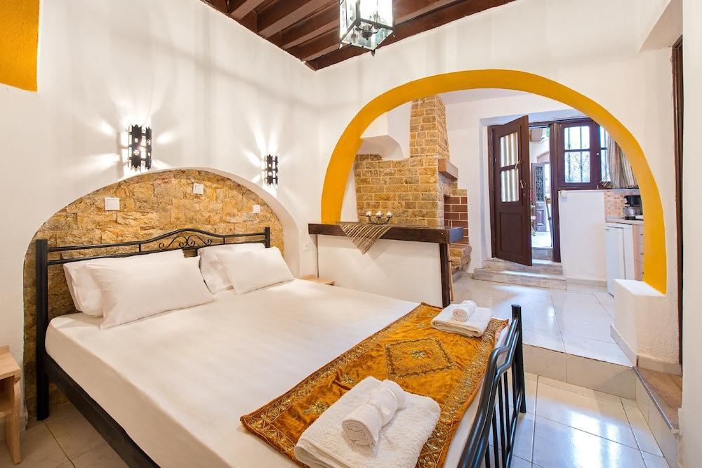 Hotel Muses 3*